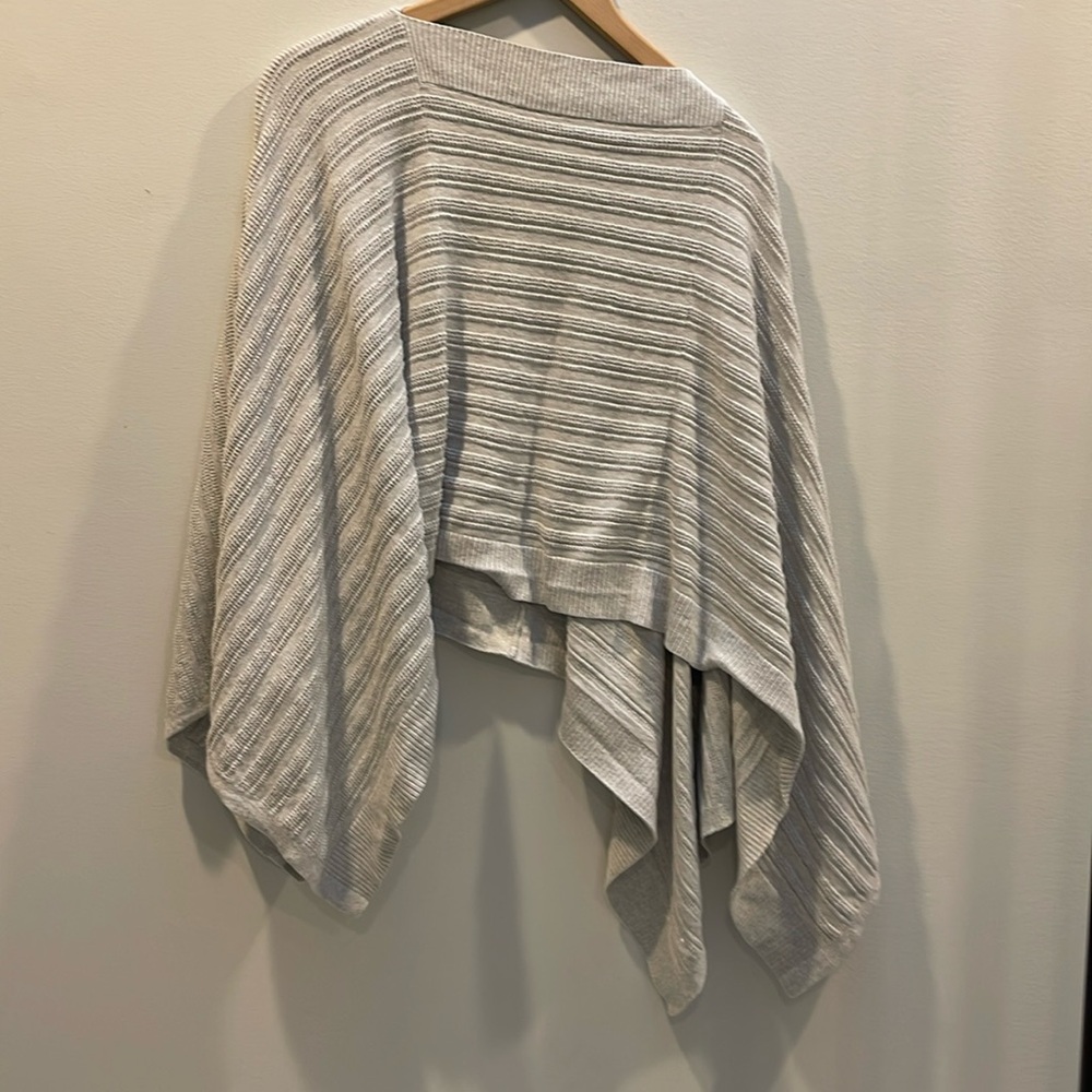 Lululemon one size poncho